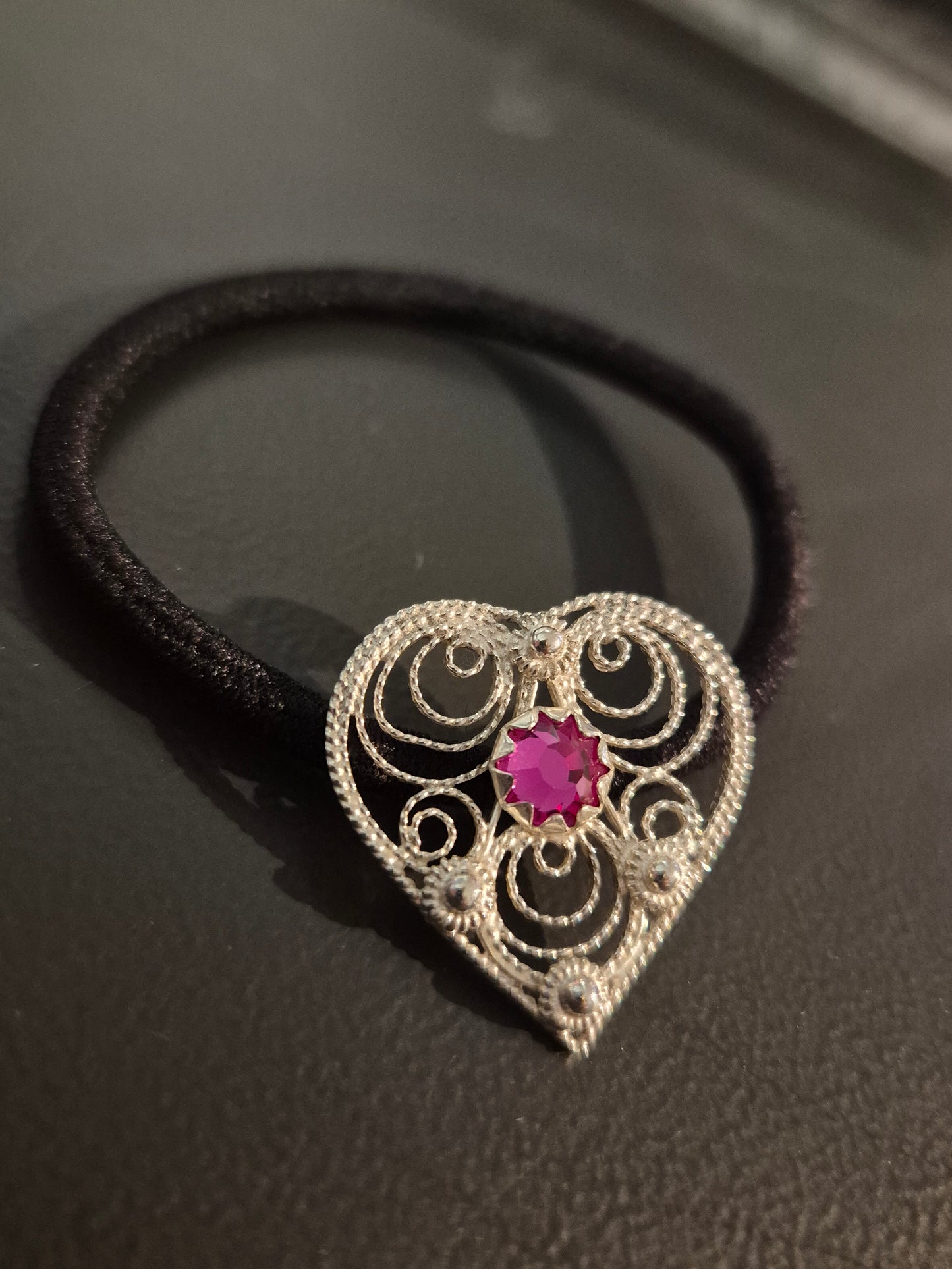Hjerte bunad hårstrikk m/swarovski