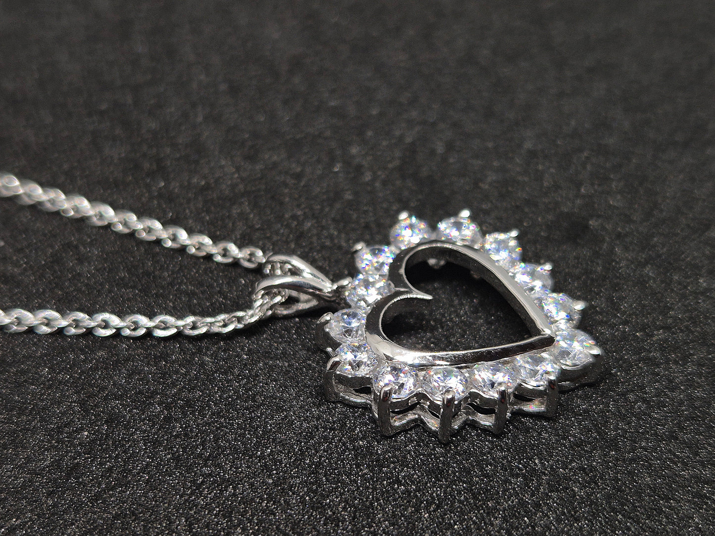 Zirkon hjerte m/sølvkjede