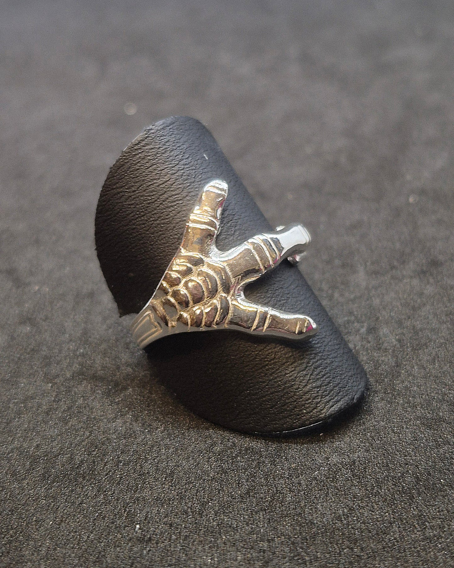 Høns/ørn fot str 54