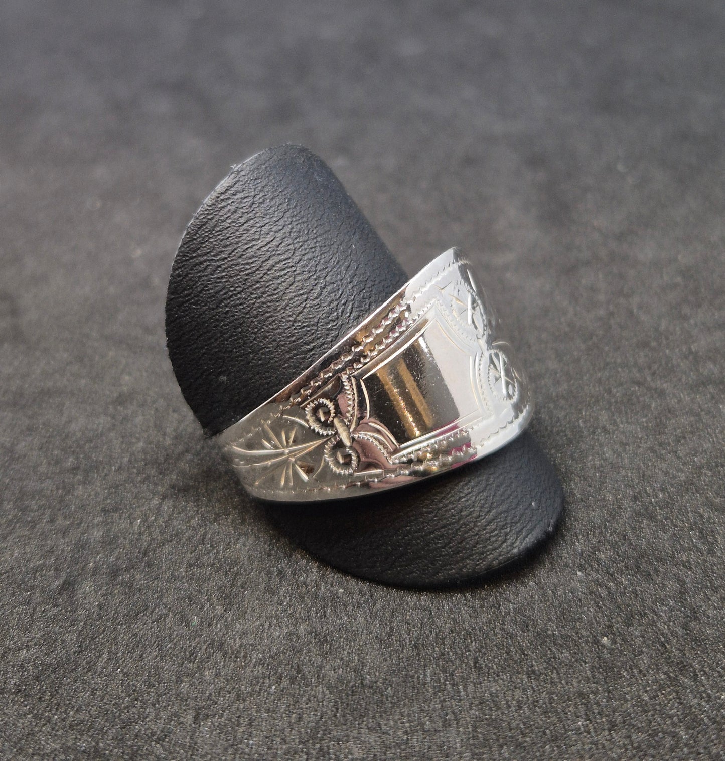 Håndgravert mønster str 60