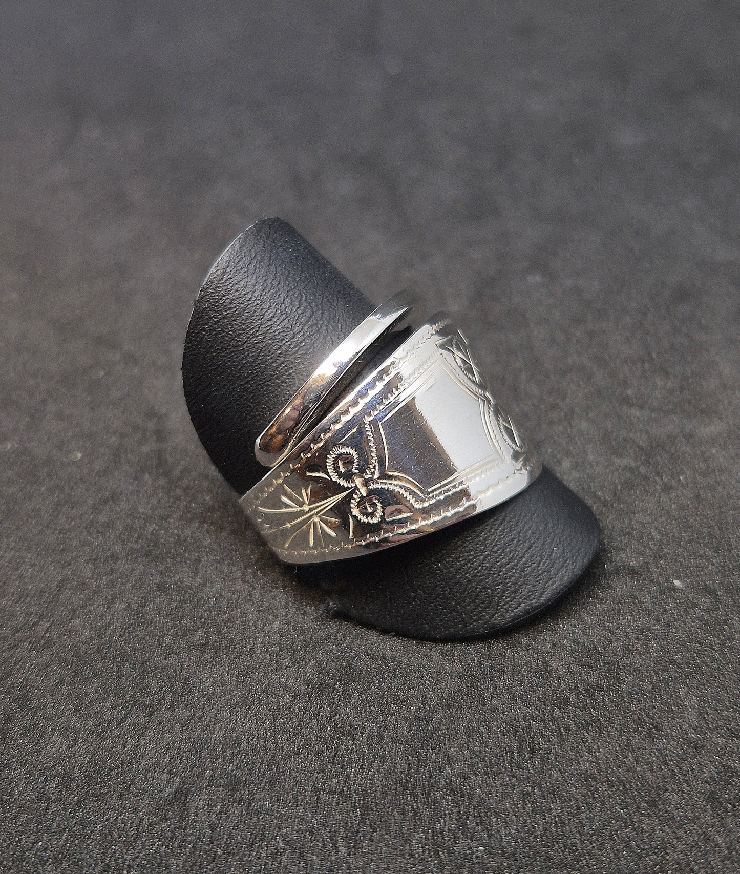 Håndgravert mønster str 54